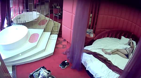 老公你怎么这么厉害情趣酒店360监控TP样子有点猥琐的微胖哥无套啪啪样子还可以的妹子